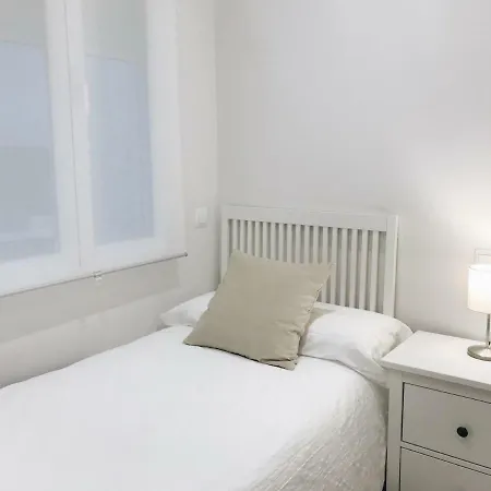 Reina Victoria 46 Appartement Madrid Buitenkant foto